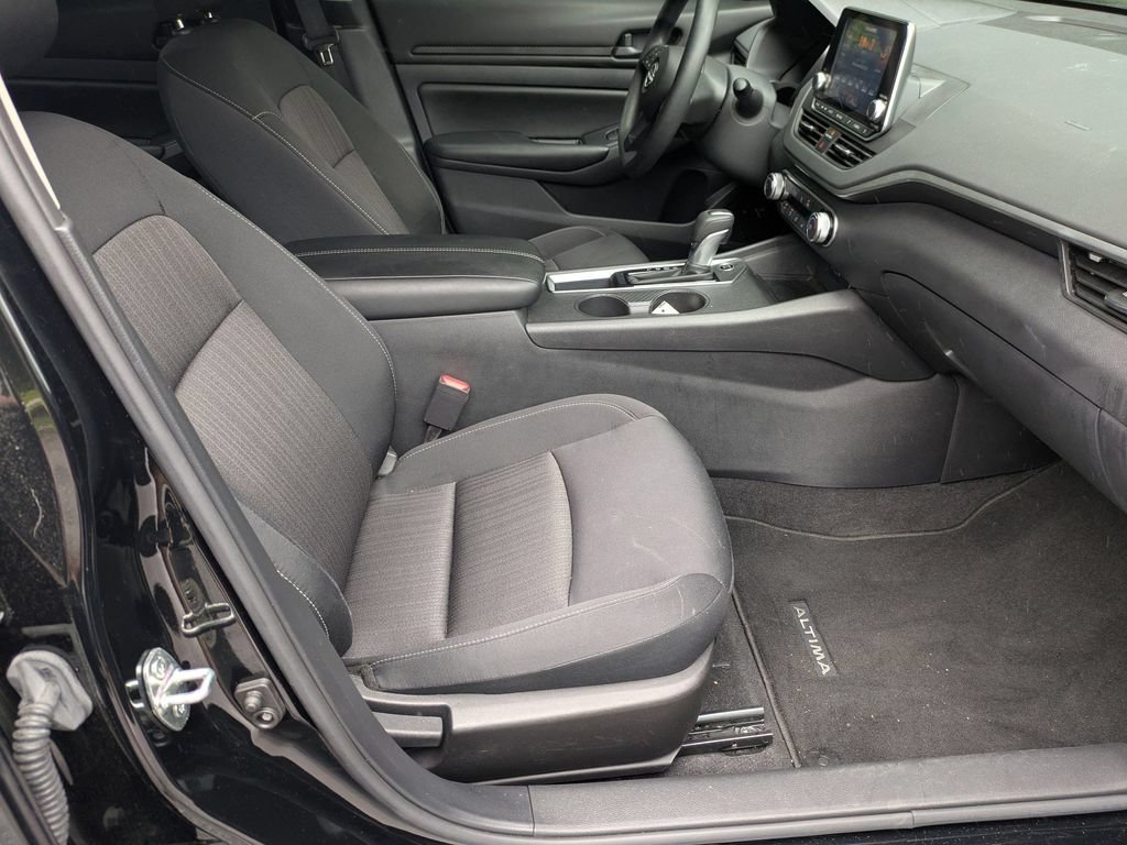 Used 2025 Nissan Altima 2.5 S FWD image 35
