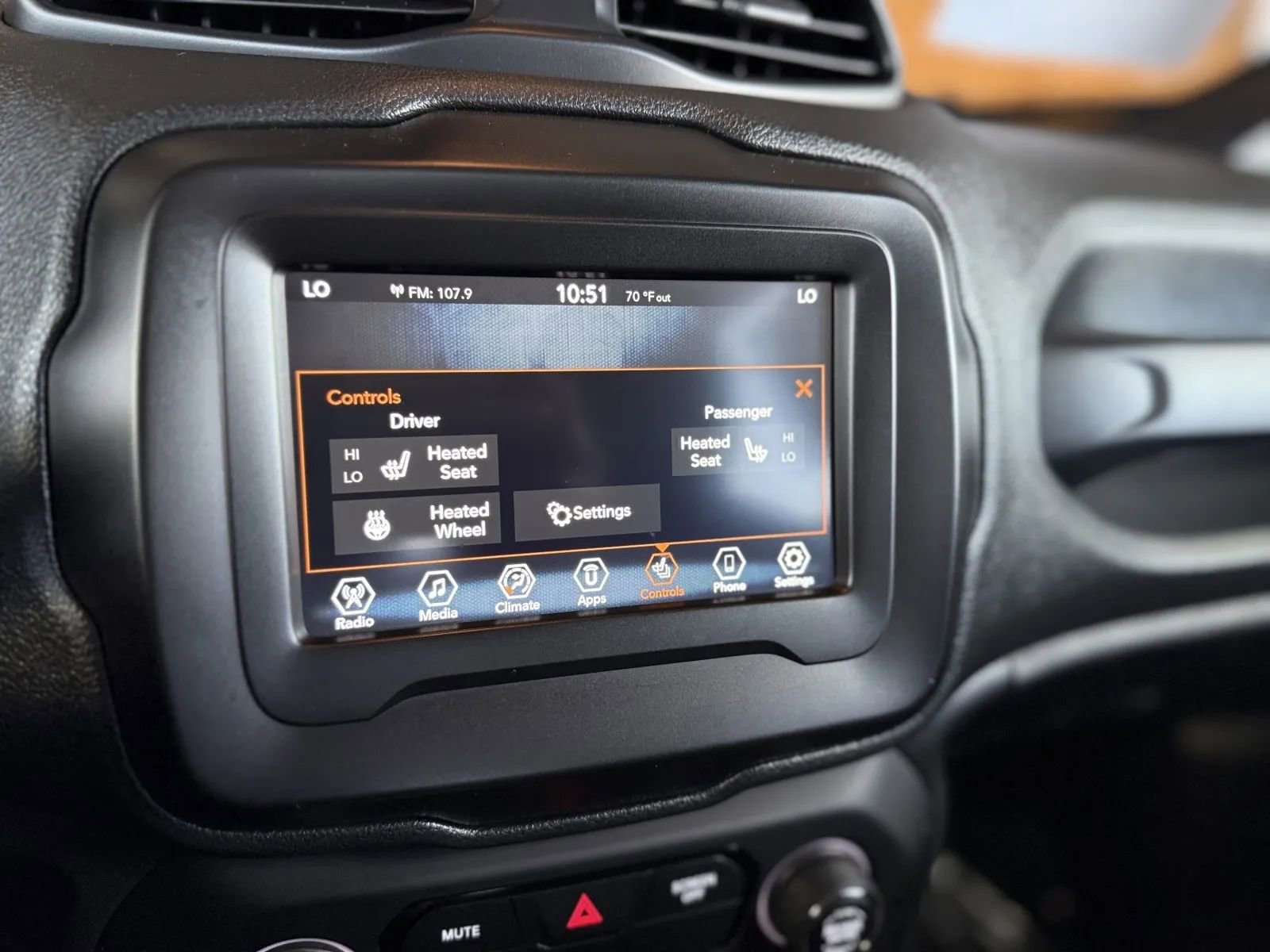 Used 2019 Jeep Renegade Limited w/ Safety and Security Group image 28