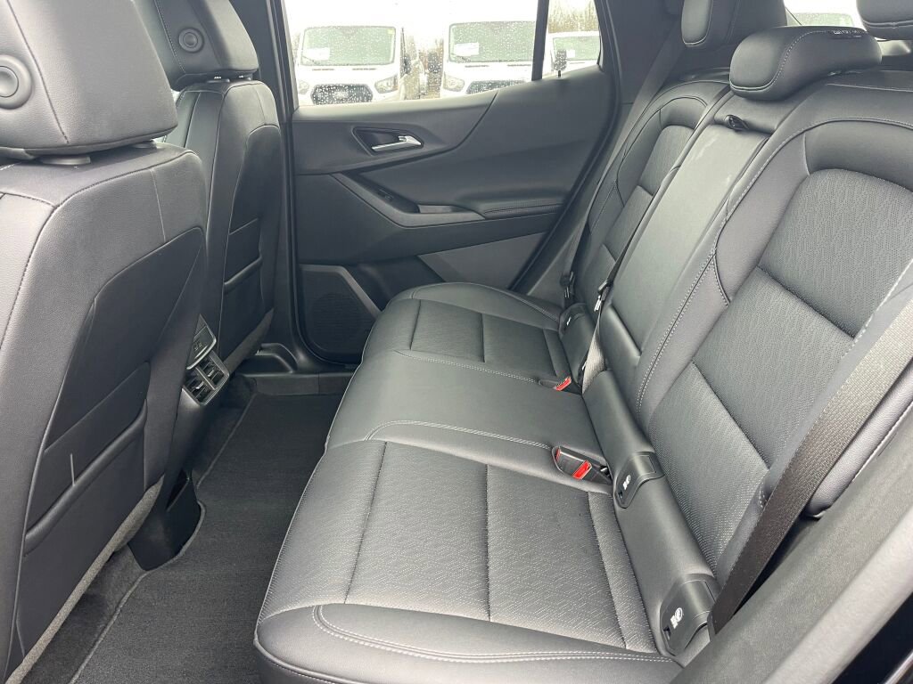 Used 2025 Chevrolet Equinox LT w/ Convenience Package II image 23