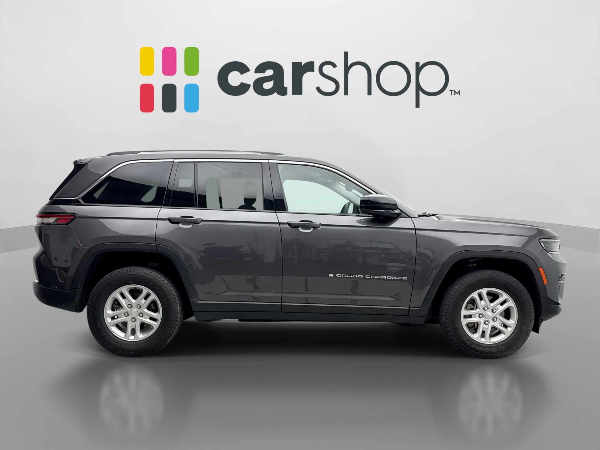 Used 2023 Jeep Grand Cherokee Laredo AWD/4WD image 6