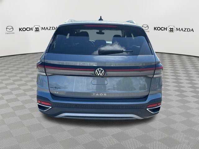 Used 2025 Volkswagen Taos SE FWD image 6