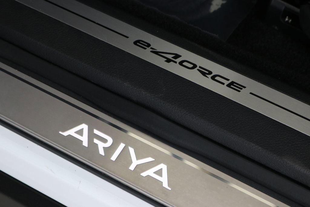 Used 2024 Nissan Ariya AWD image 15