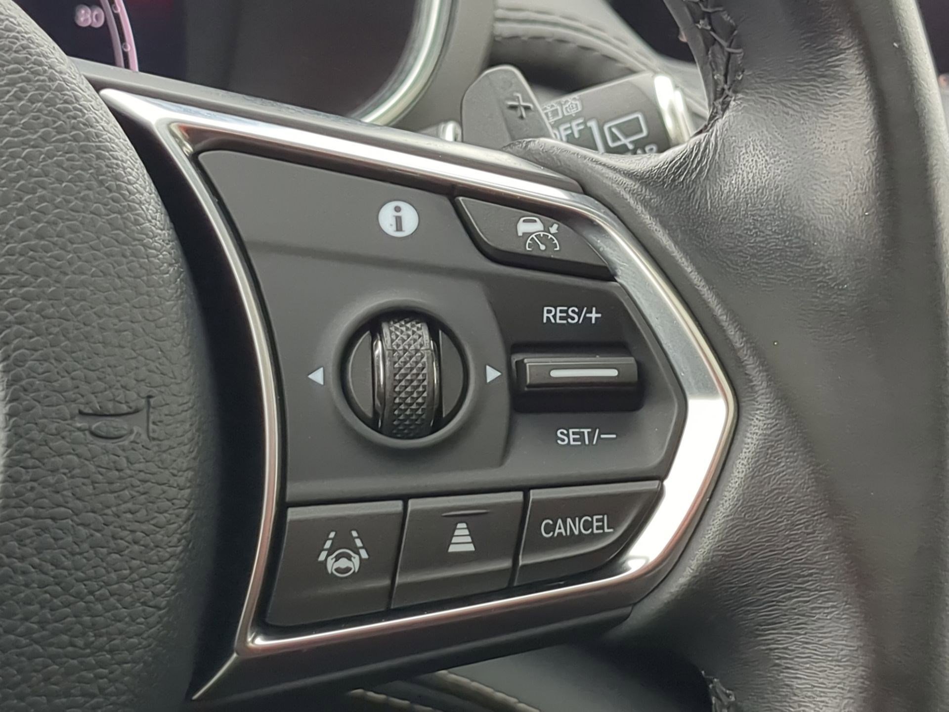 Used 2024 Acura MDX SH-AWD w/ Advance Package image 19