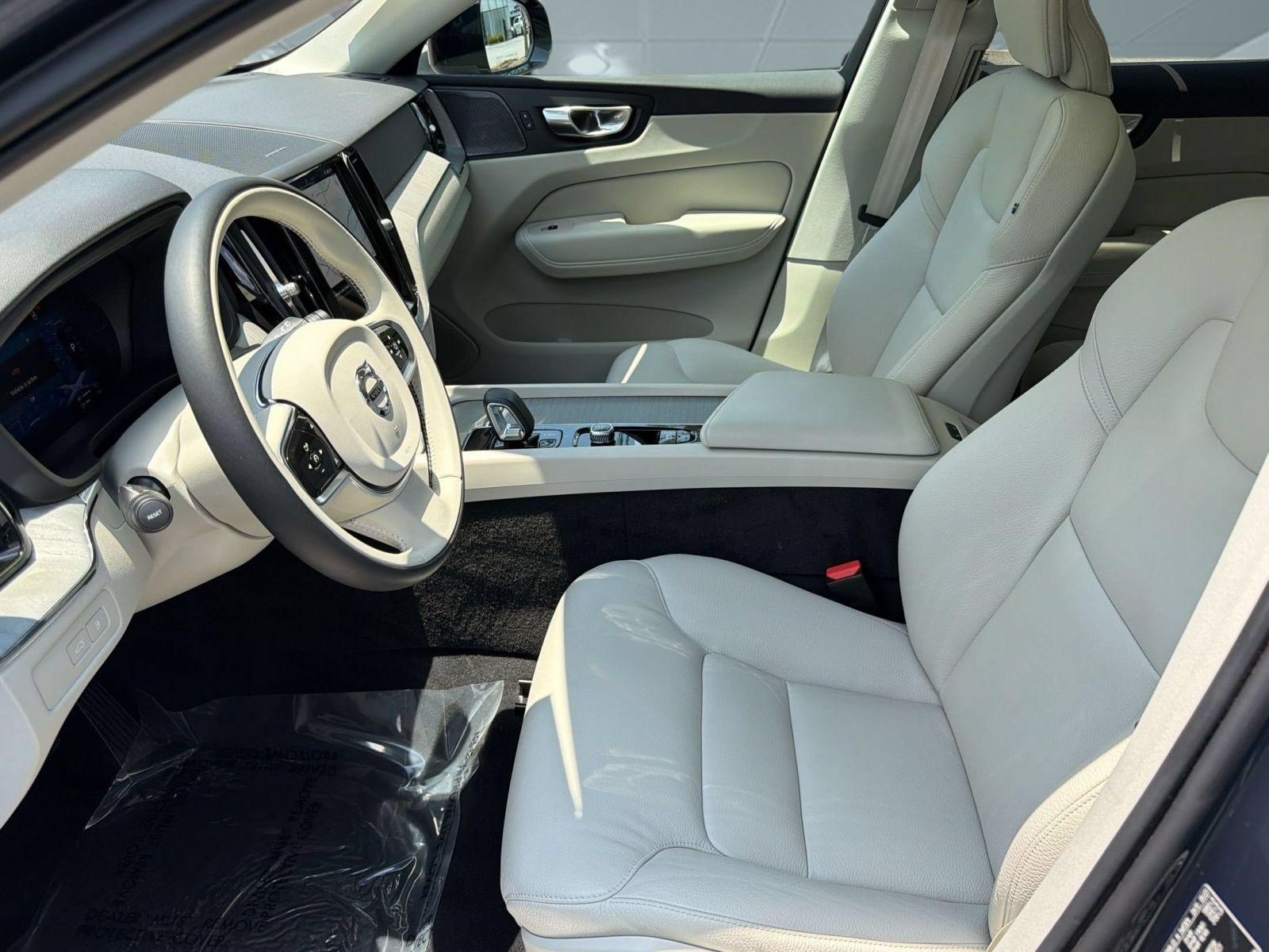 Used 2024 Volvo XC60 T8 Plus w/ Climate Package AWD/4WD image 5