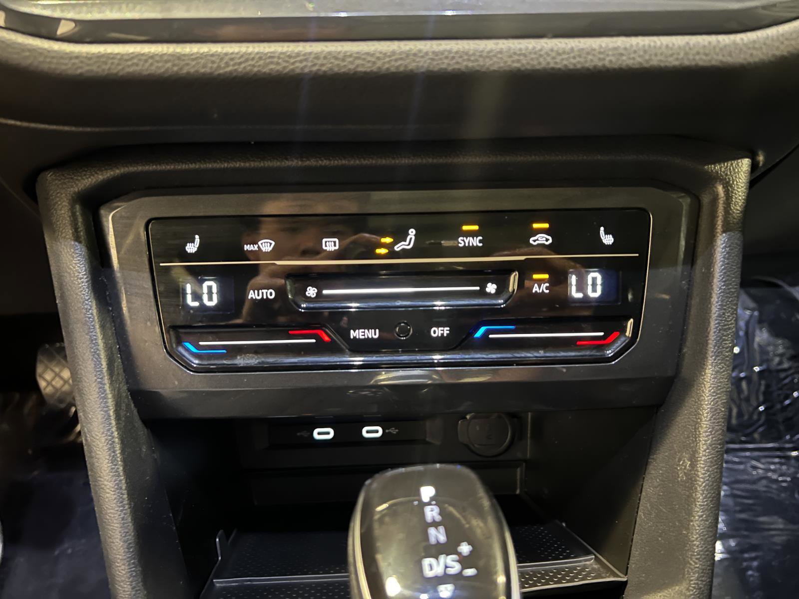 Used 2023 Volkswagen Tiguan SE image 19