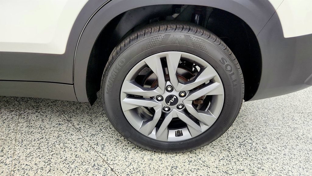 Used 2023 Kia Seltos S AWD/4WD image 9