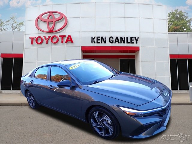 Used 2025 Hyundai Elantra Sport w/ Cargo Package