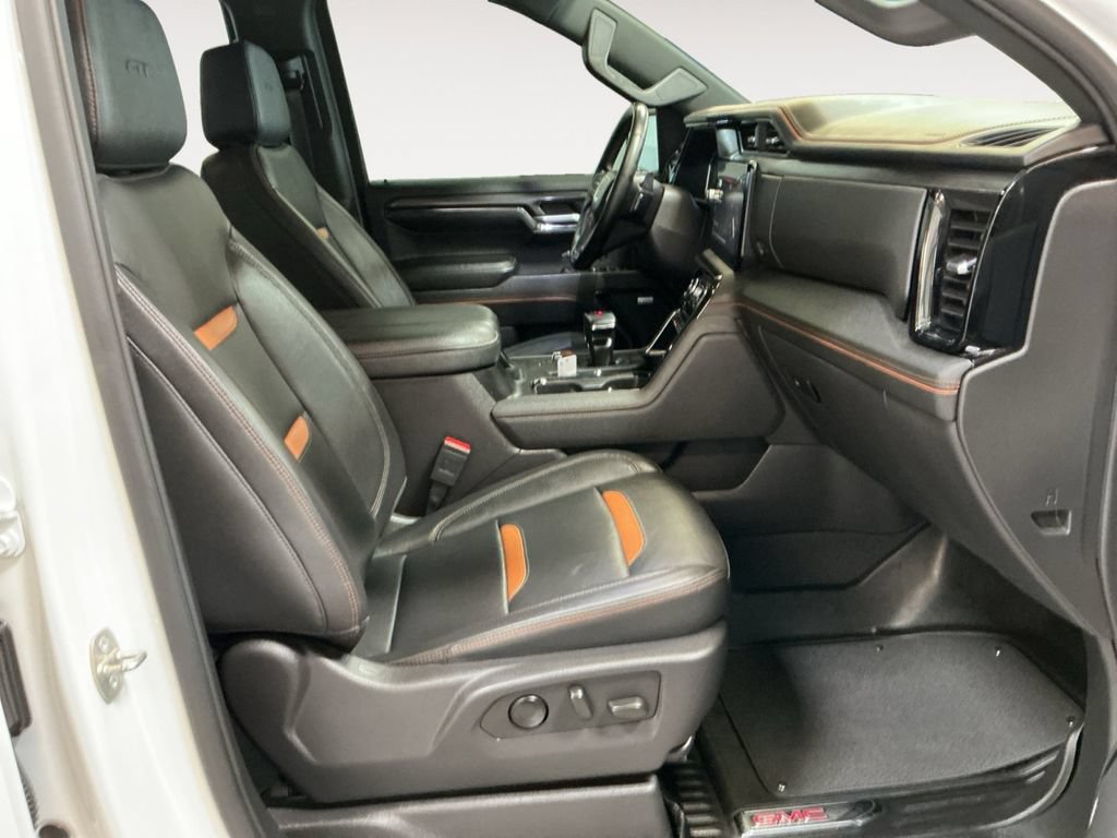 Used 2024 GMC Sierra 1500 AT4 w/ Technology Package AWD/4WD image 16