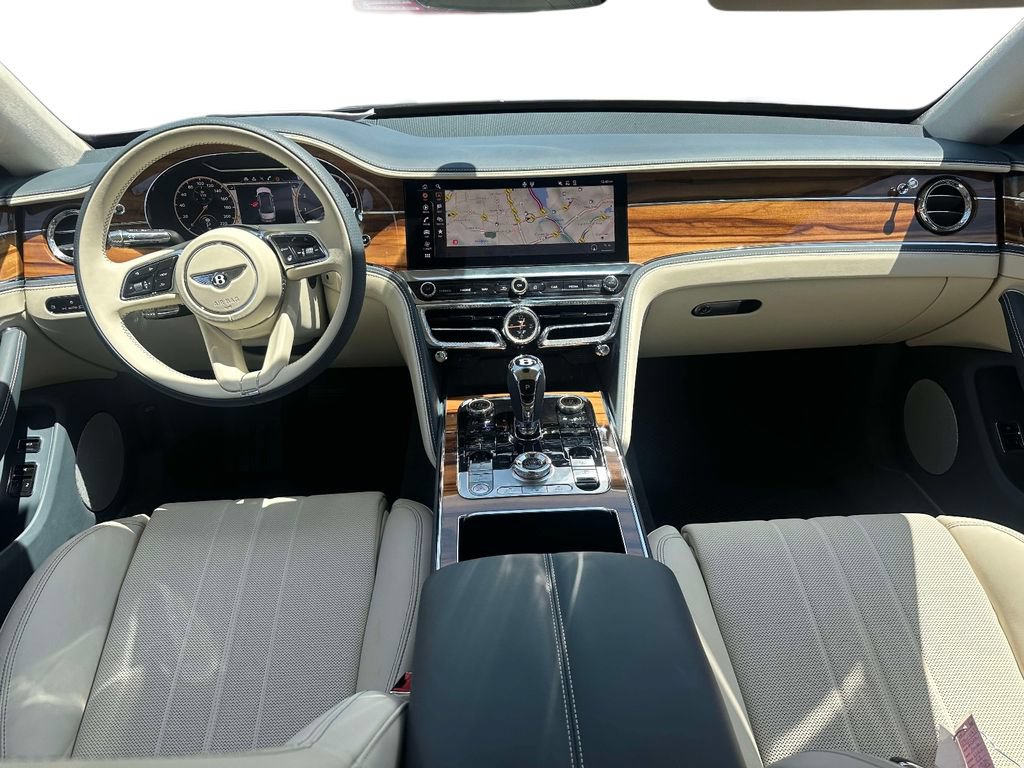 Used 2024 Bentley Flying Spur V8 AWD/4WD image 23
