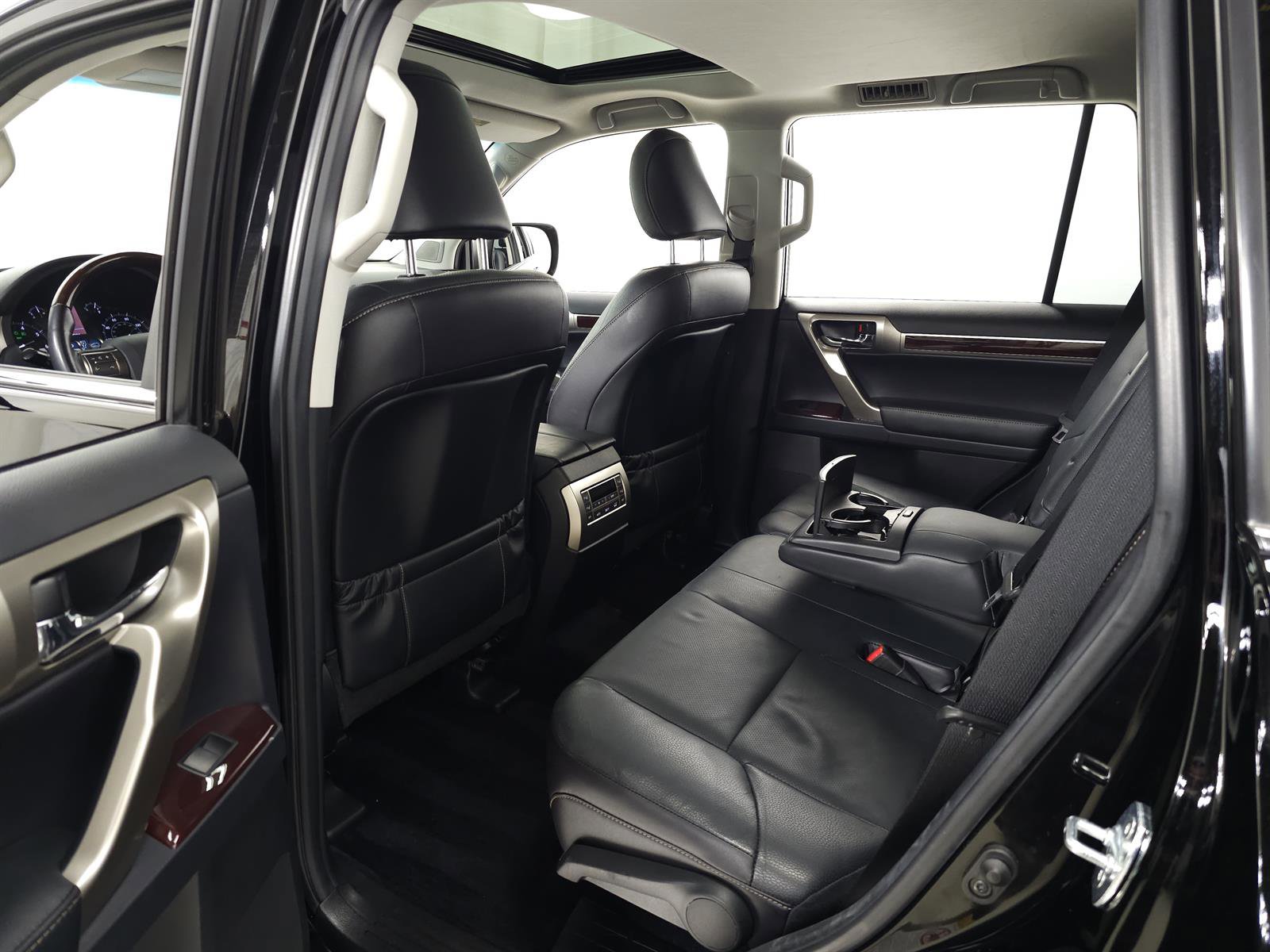Used 2018 Lexus GX 460 Premium w/ Premium Package image 29