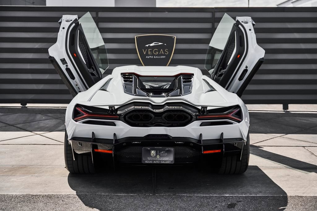 Used 2026 Lamborghini Revuelto AWD/4WD image 27