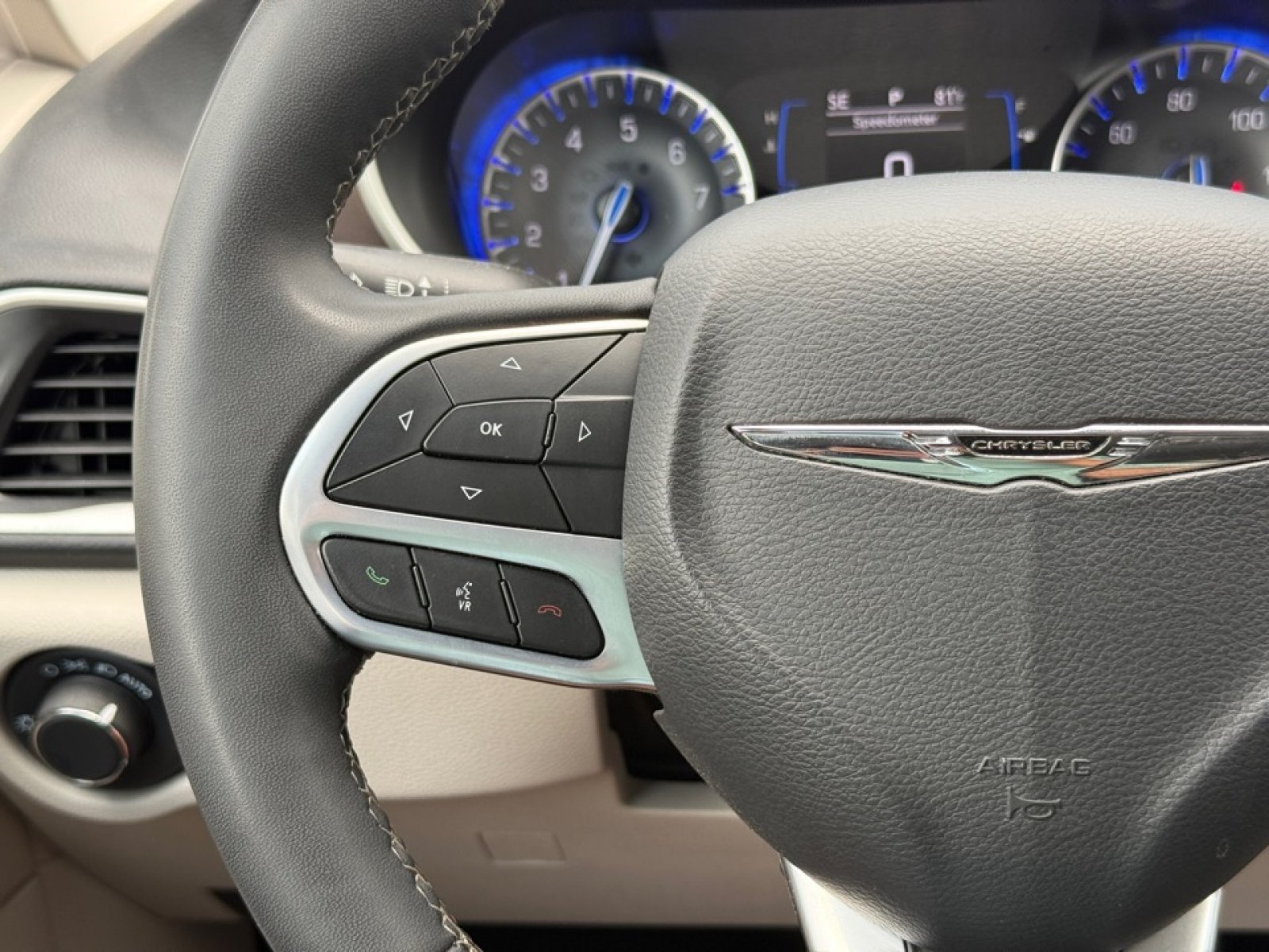 Used 2023 Chrysler Voyager LX FWD image 19