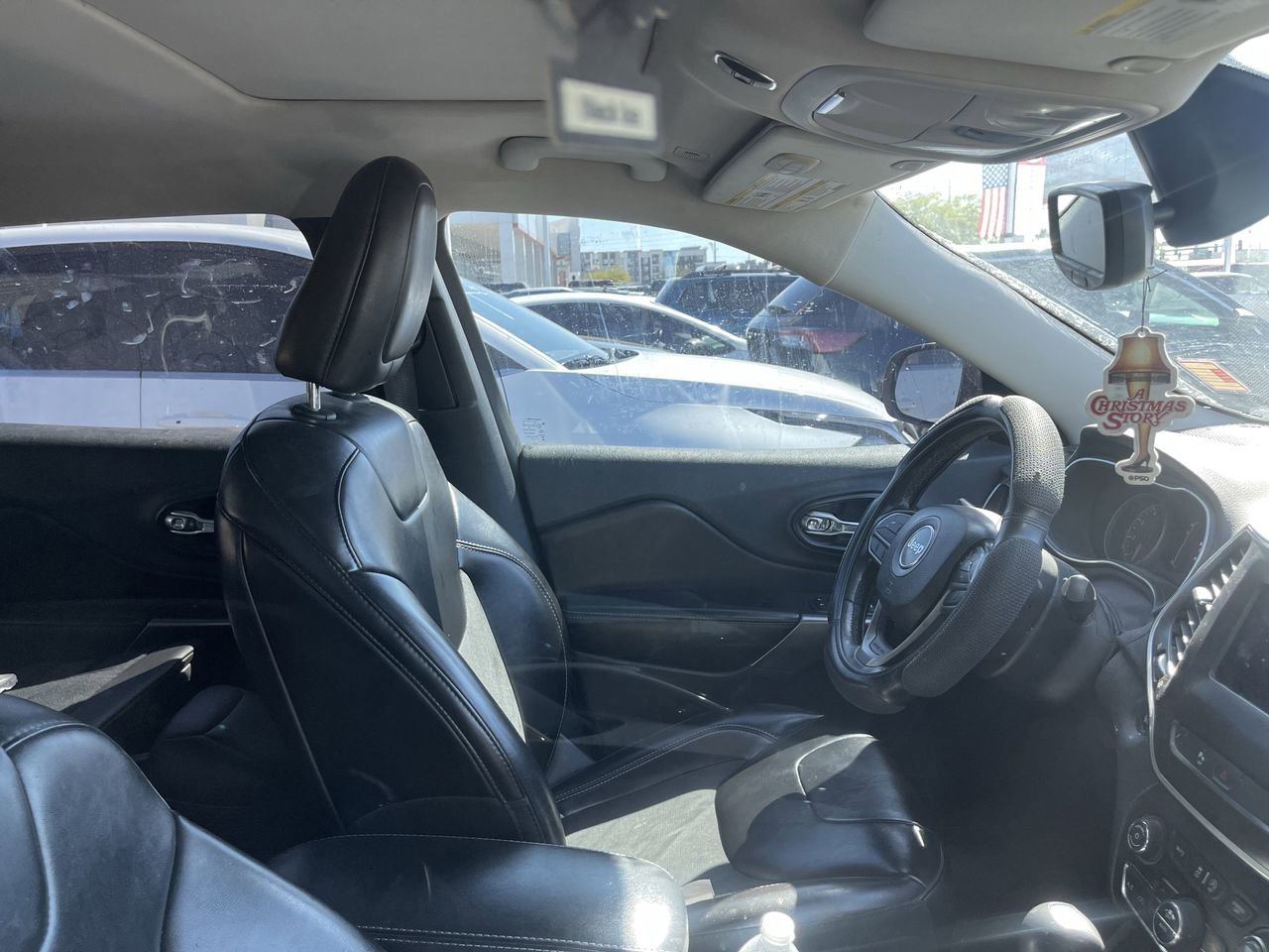 Used 2019 Jeep Cherokee Latitude Plus w/ Comfort/Convenience Group image 7