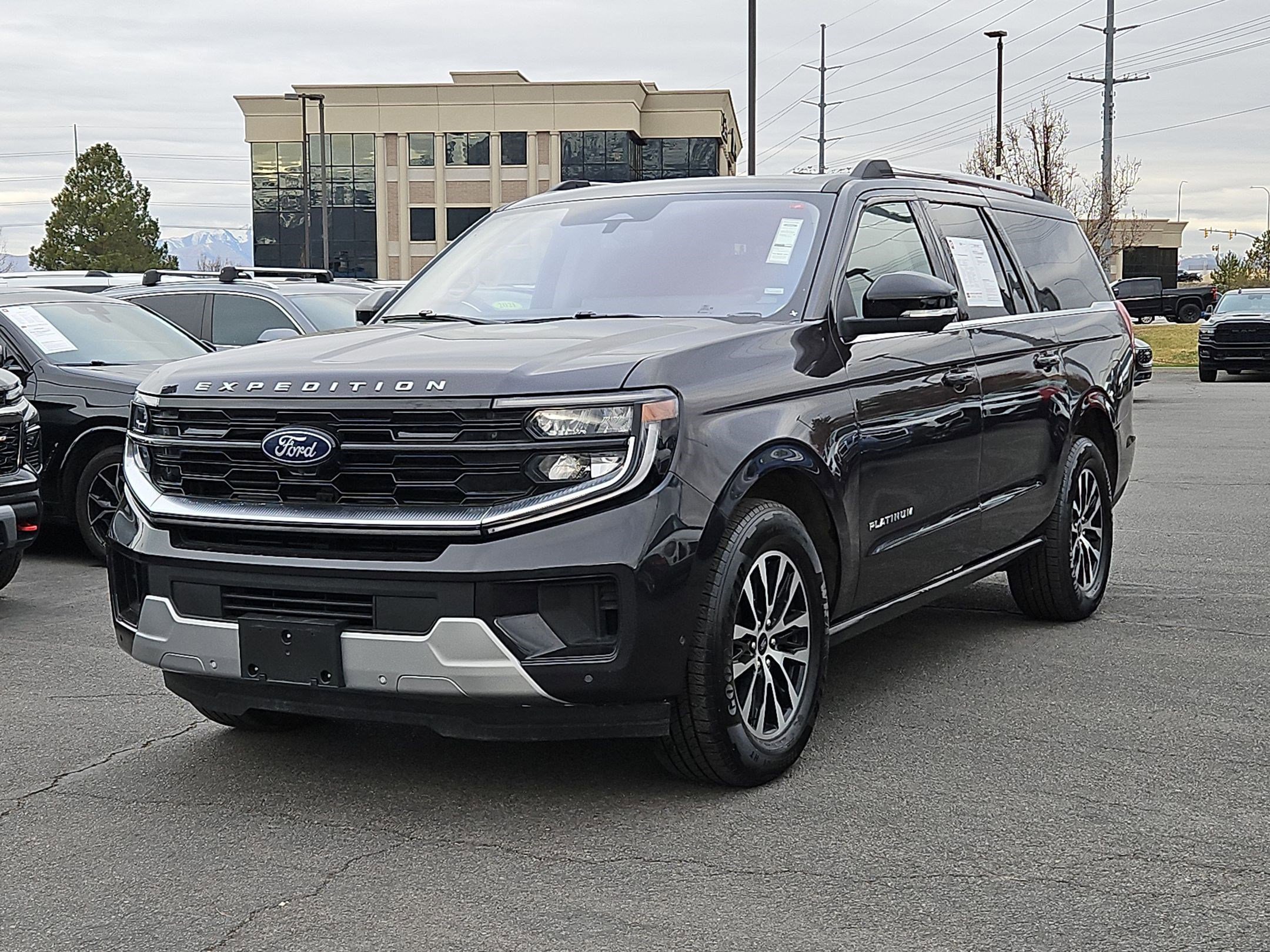 Used 2025 Ford Expedition Max Platinum image 11