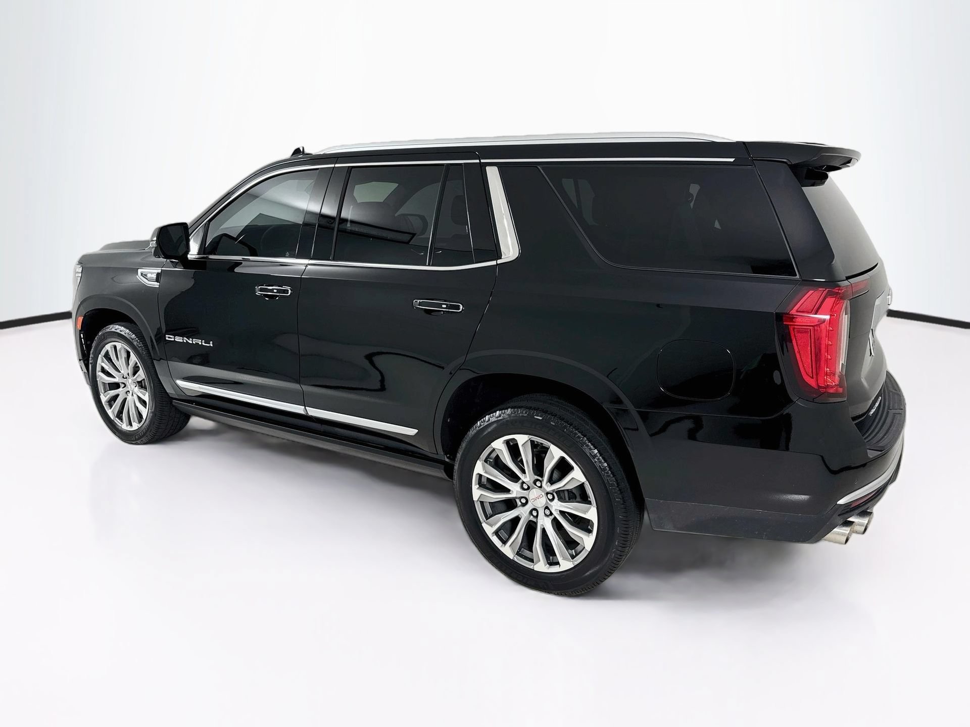Used 2022 GMC Yukon Denali w/ Denali Premium Package RWD image 6