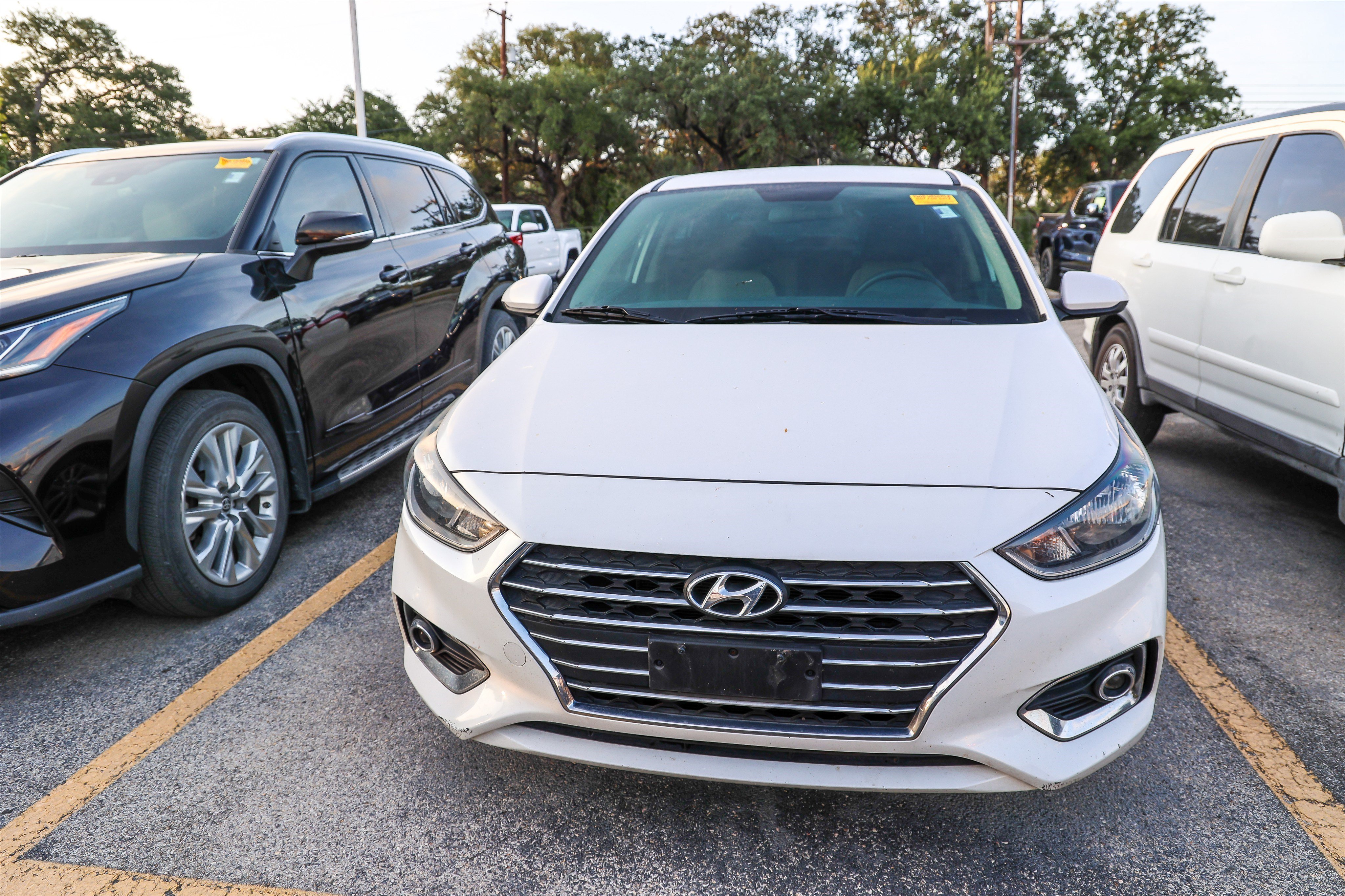 Used 2022 Hyundai Accent SEL FWD image 4