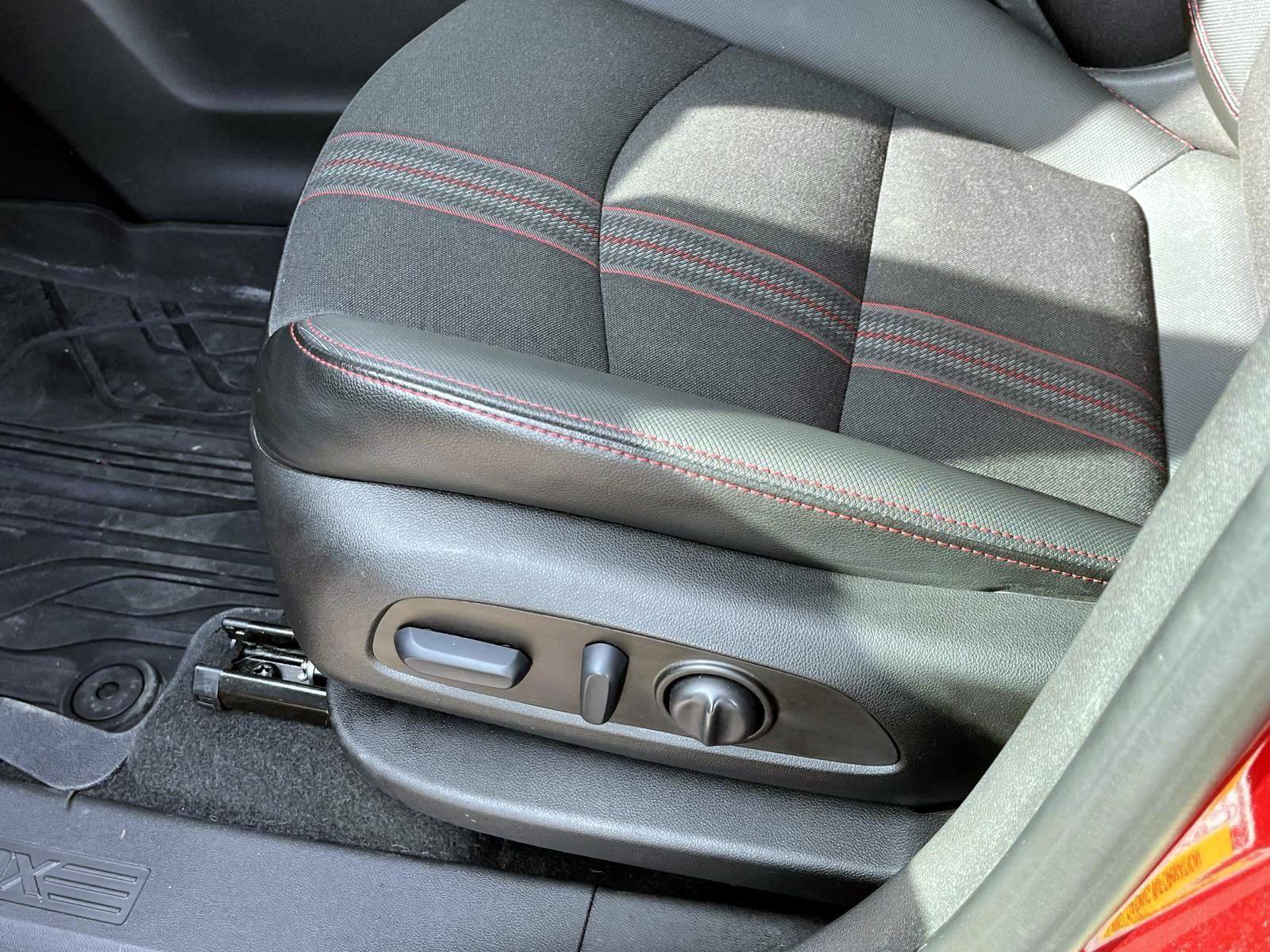 Certified 2023 Chevrolet Equinox RS w/ LPO, Floor Liner Package image 17