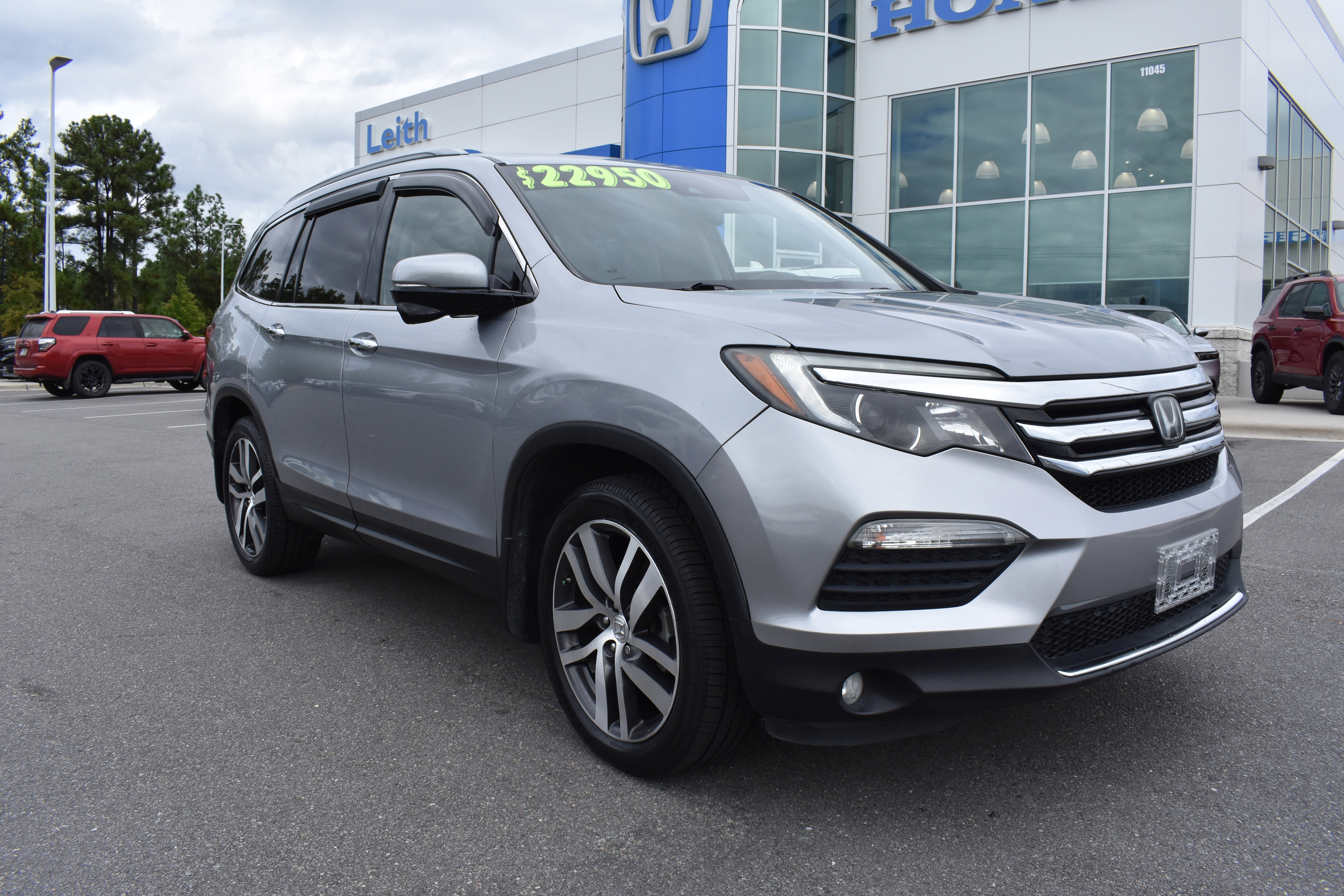 Certified 2018 Honda Pilot Touring image 3