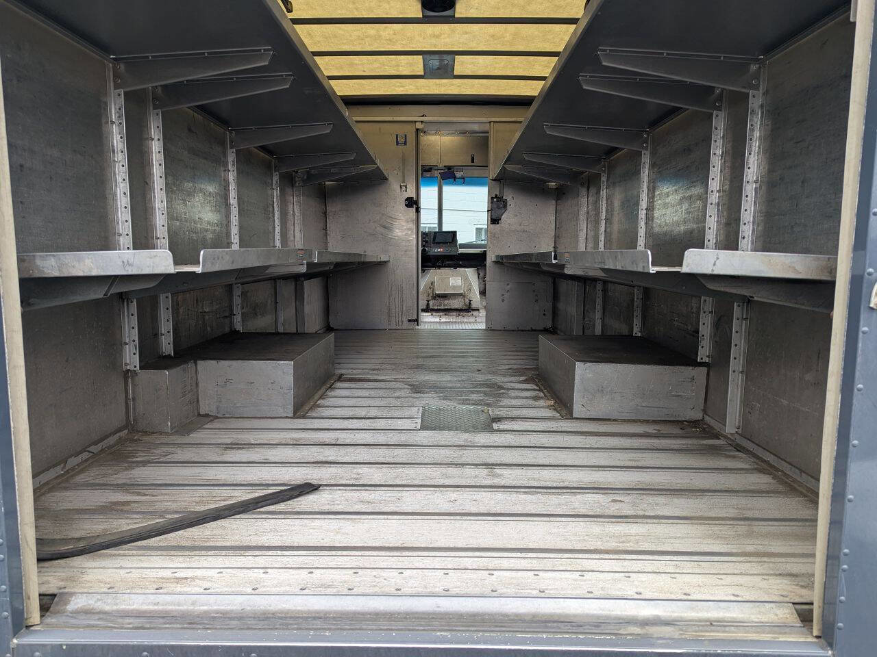 Used 2019 Ford E-450 and Econoline 450 Super Duty image 15