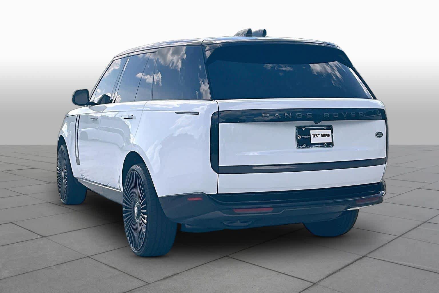 Used 2023 Land Rover Range Rover SE AWD/4WD image 11