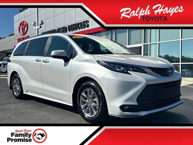 Used 2026 Toyota Sienna XLE FWD image 1