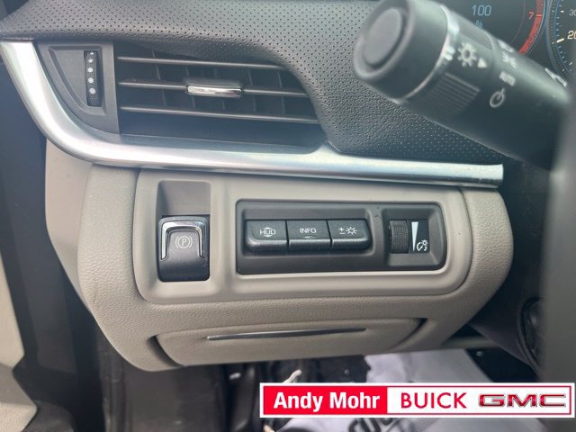 Used 2013 Cadillac XTS Premium FWD image 23
