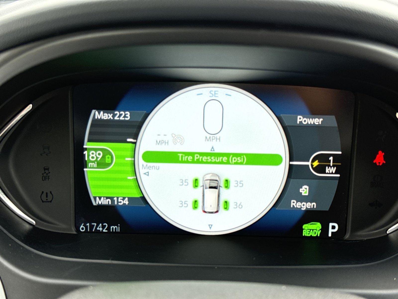 Used 2017 Chevrolet Bolt Premier FWD image 18