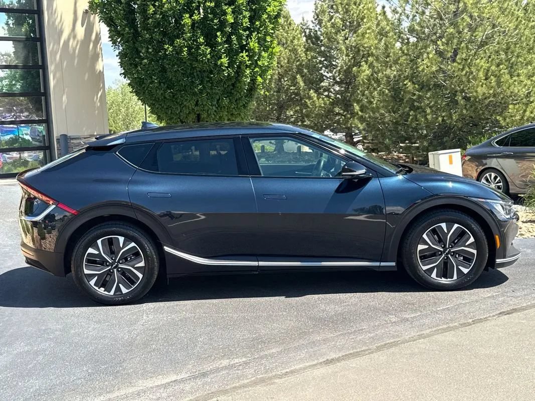 Used 2024 Kia EV6 Light AWD/4WD image 5