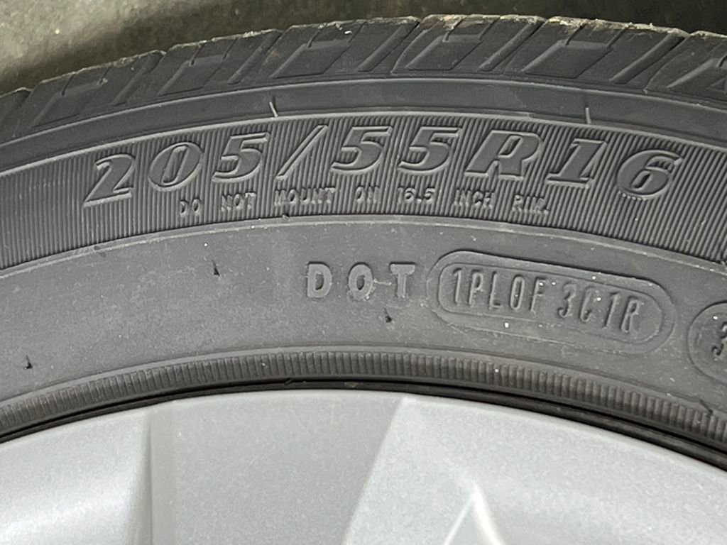 Used 2021 Toyota Corolla LE image 36