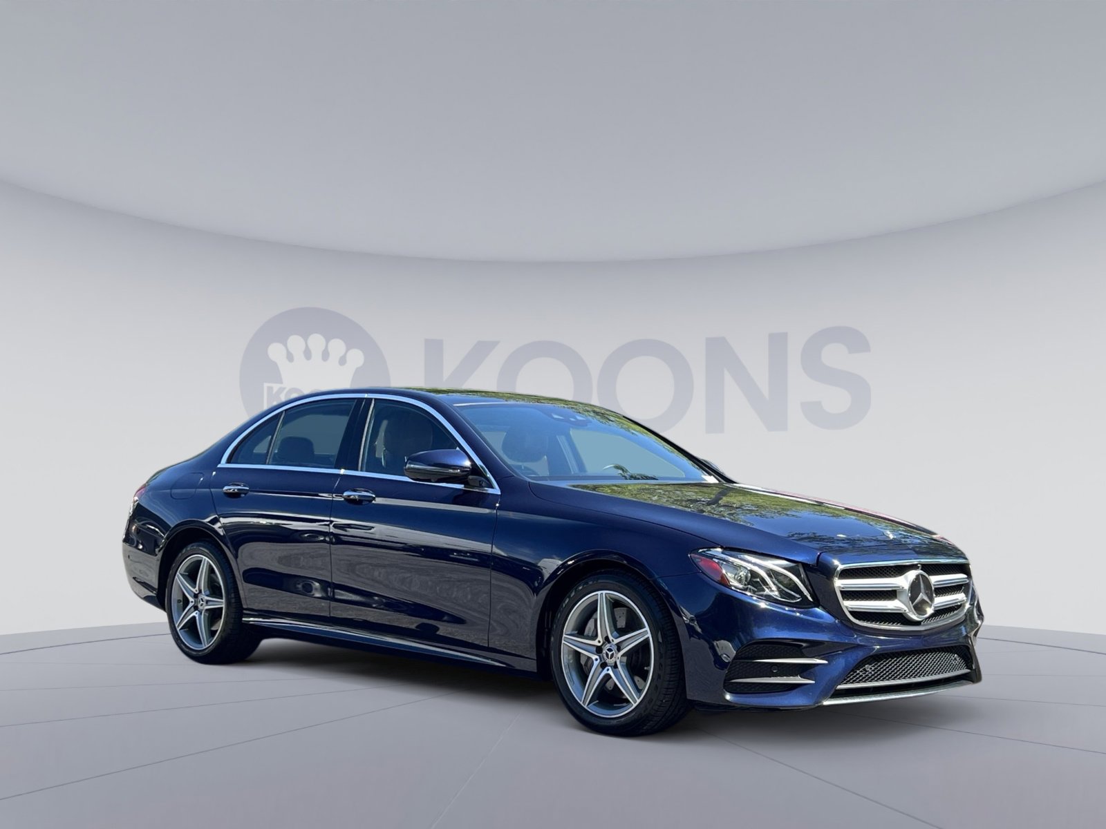 Used 2019 Mercedes-Benz E 300 4MATIC image 2