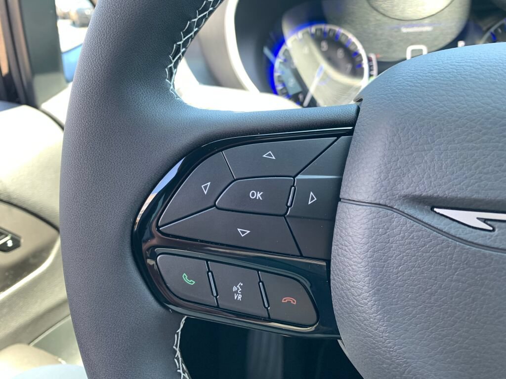 New 2027 Chrysler Pacifica Limited AWD/4WD image 15