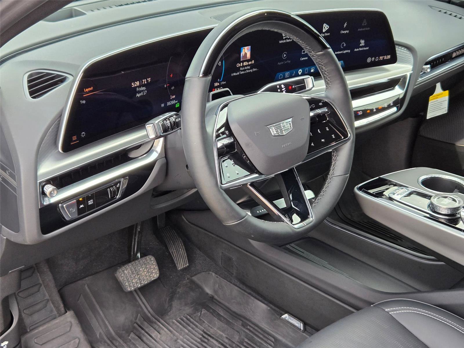 Certified 2025 Cadillac Lyriq Luxury w/ LPO, Floor Liner Package AWD/4WD image 10