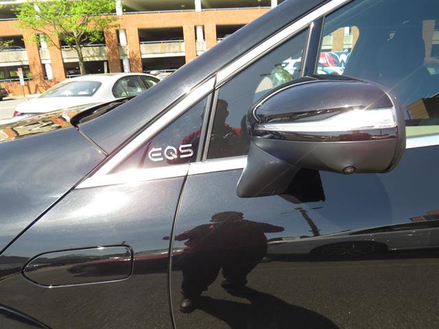 Certified 2023 Mercedes-Benz EQS 580 4MATIC SUV w/ Pinnacle Trim Package image 12