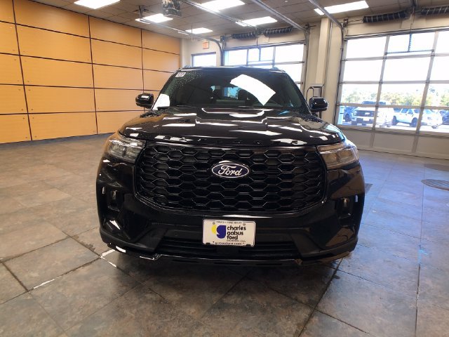 New 2027 Ford Explorer ST-Line AWD/4WD image 2
