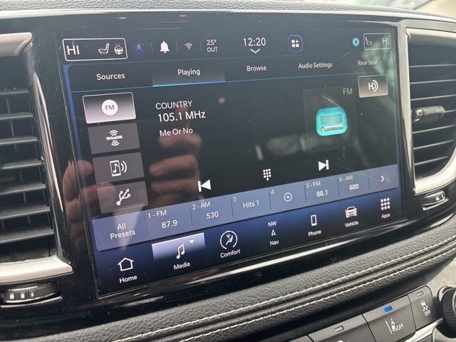 Used 2022 Chrysler Pacifica Touring-L w/ Uconnect Theater Family Group image 22