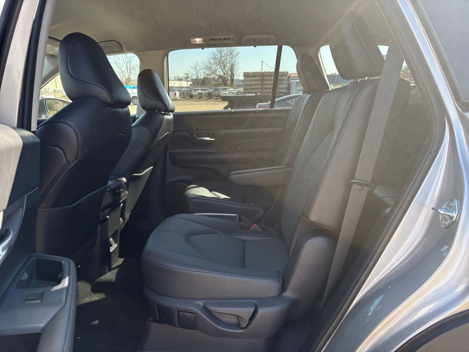 Used 2025 Toyota Grand Highlander FWD image 27