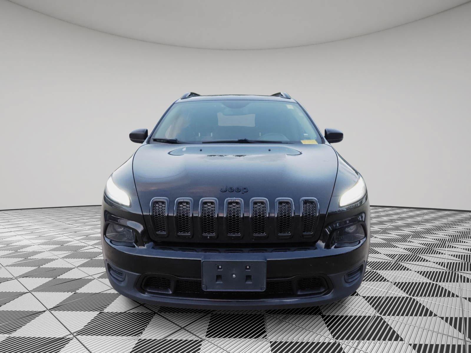 Used 2017 Jeep Cherokee Sport AWD/4WD image 2