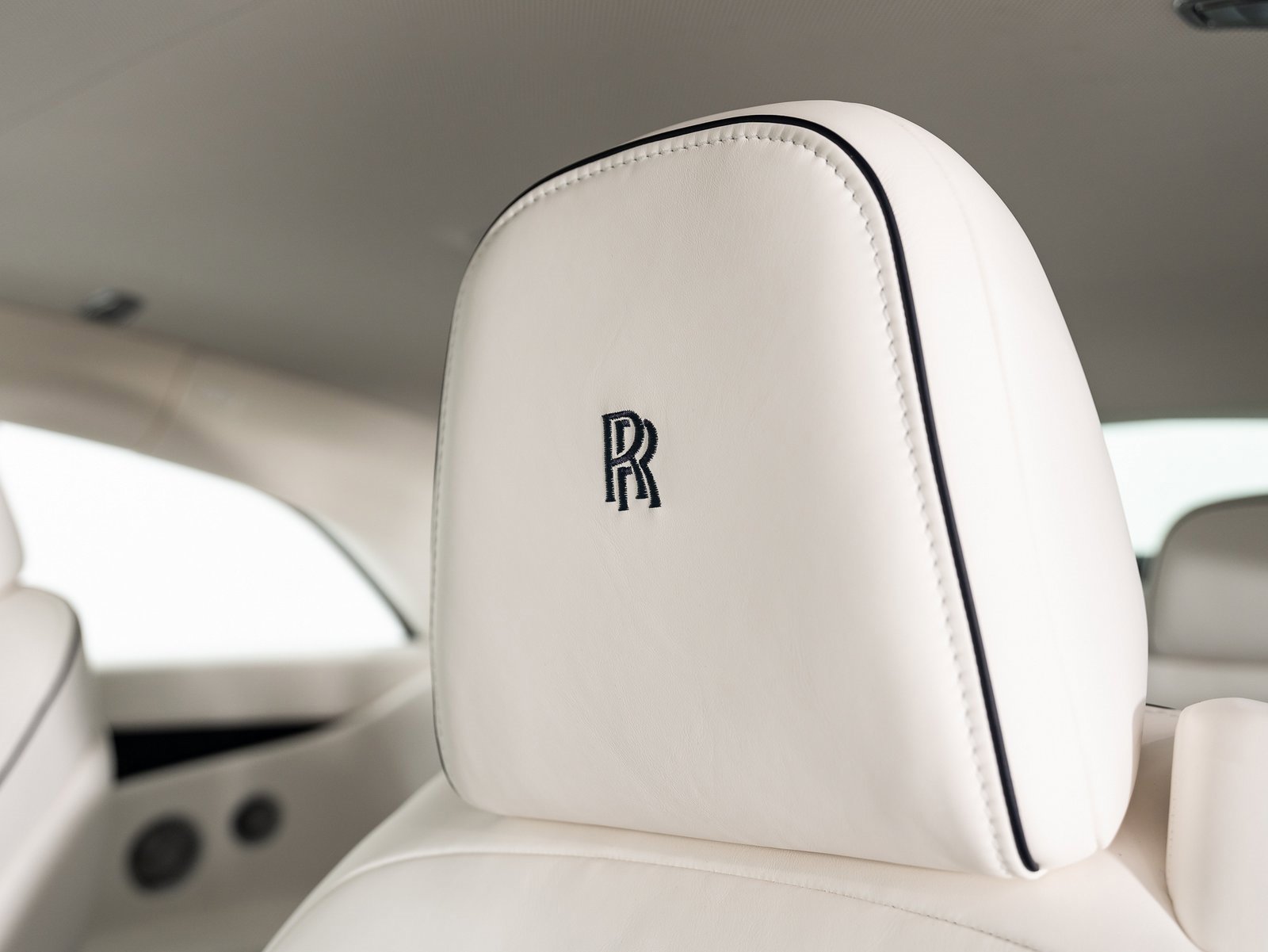 Used 2025 Rolls-Royce Spectre w/ Spectre Launch Package image 19