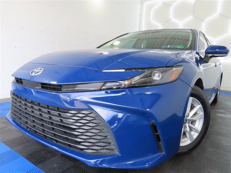 Used 2025 Toyota Camry LE image 1