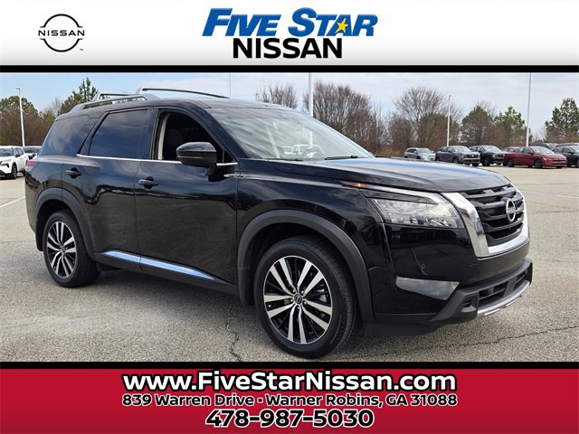 Used 2025 Nissan Pathfinder Platinum