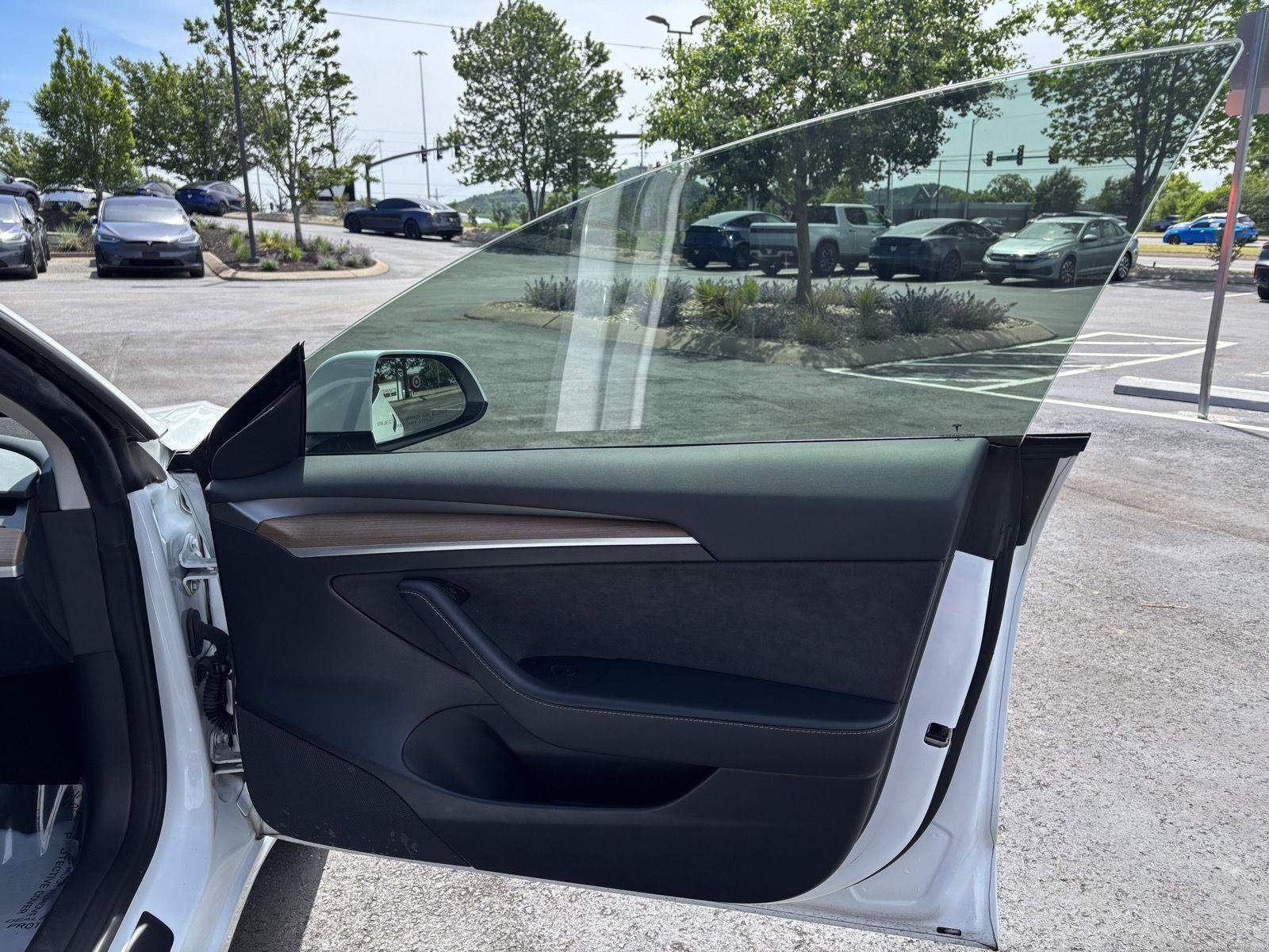 Used 2023 Tesla Model 3 Standard Range RWD image 9
