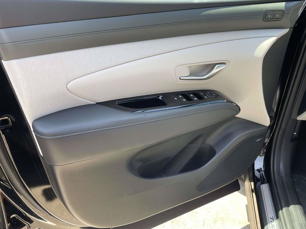 New 2026 Hyundai Tucson Limited FWD image 16