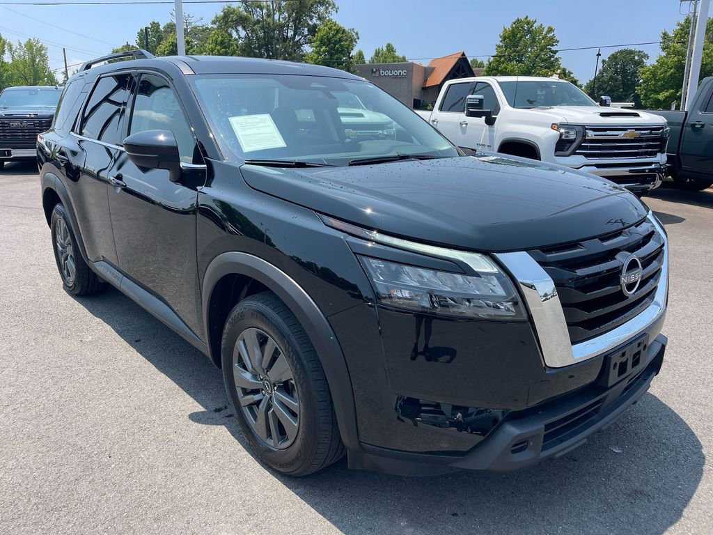 Used 2024 Nissan Pathfinder SV image 7