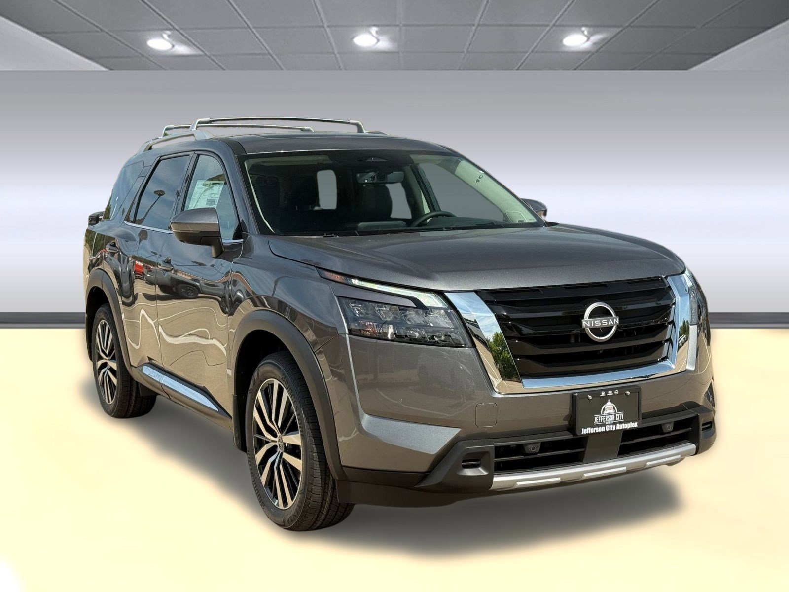 New 2025 Nissan Pathfinder Platinum image 7