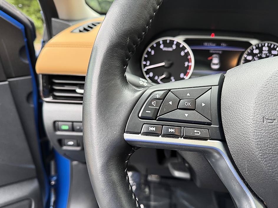 Used 2022 Nissan Sentra SV w/ SV Premium Package FWD image 13
