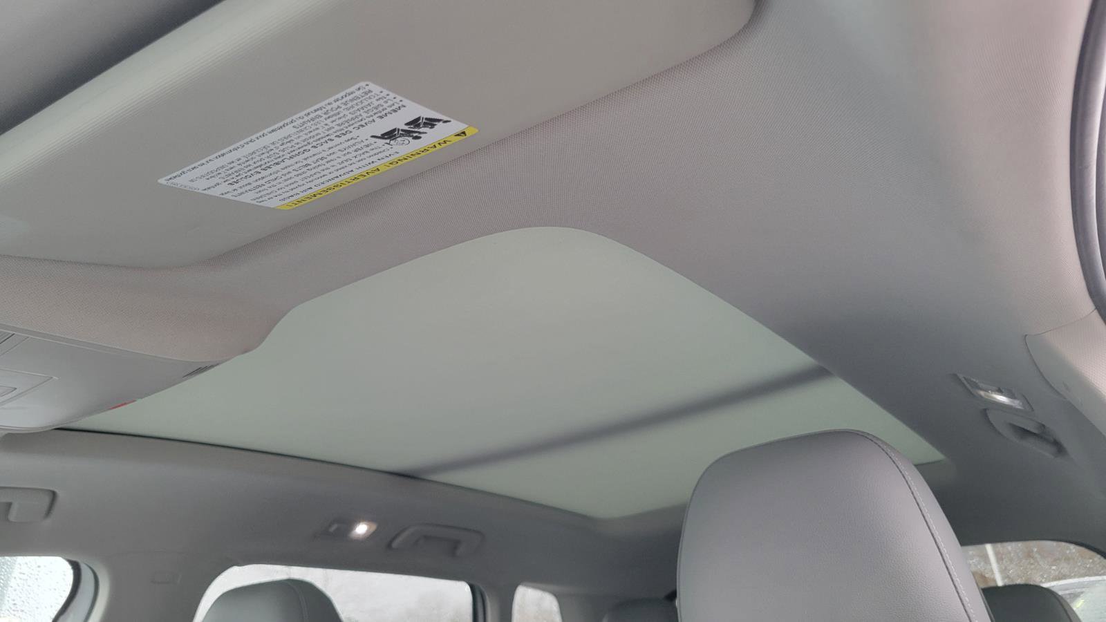 Used 2022 Volkswagen Taos SE w/ Panoramic Sunroof Package image 18