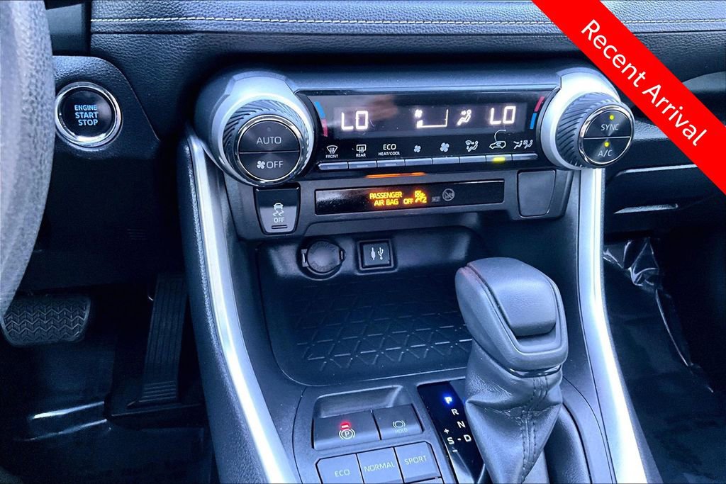 Used 2019 Toyota RAV4 XLE w/ All Weather Liner Package FWD image 15