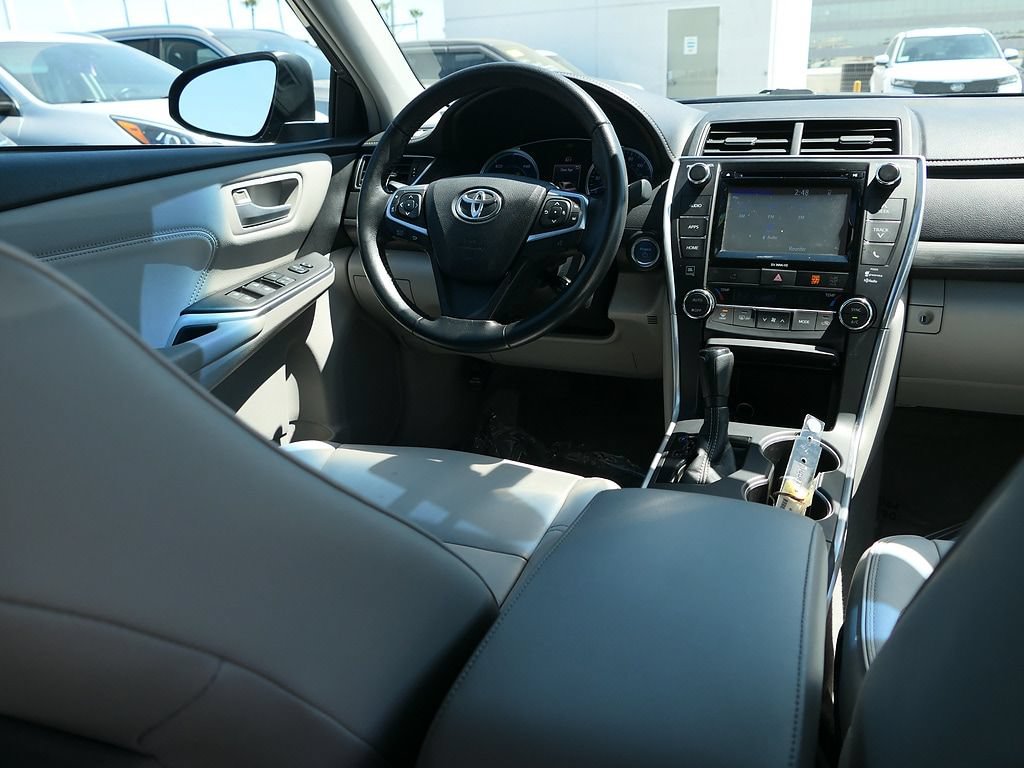 Used 2017 Toyota Camry XLE w/ Moonroof Package FWD image 27