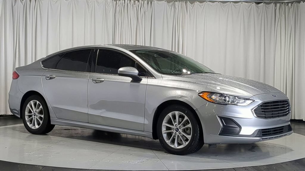 Used 2020 Ford Fusion SE FWD image 3