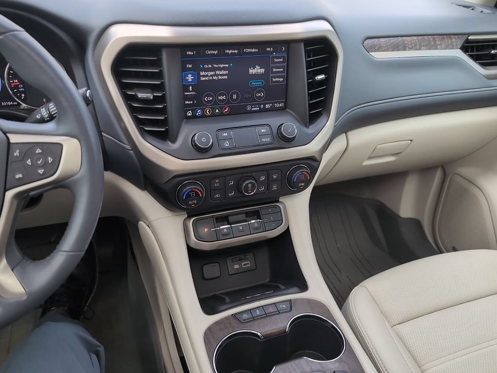 Used 2021 GMC Acadia Denali w/ Denali Ultimate Package AWD/4WD image 13